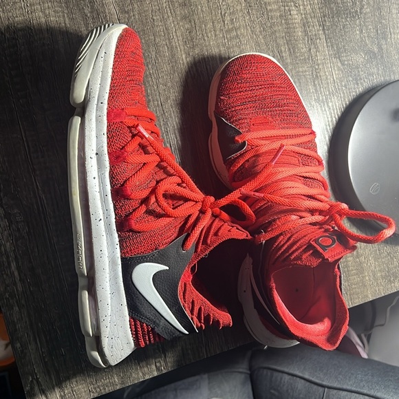 Kd. Size 9.5 men’s basketball shoes - Picture 4 of 9